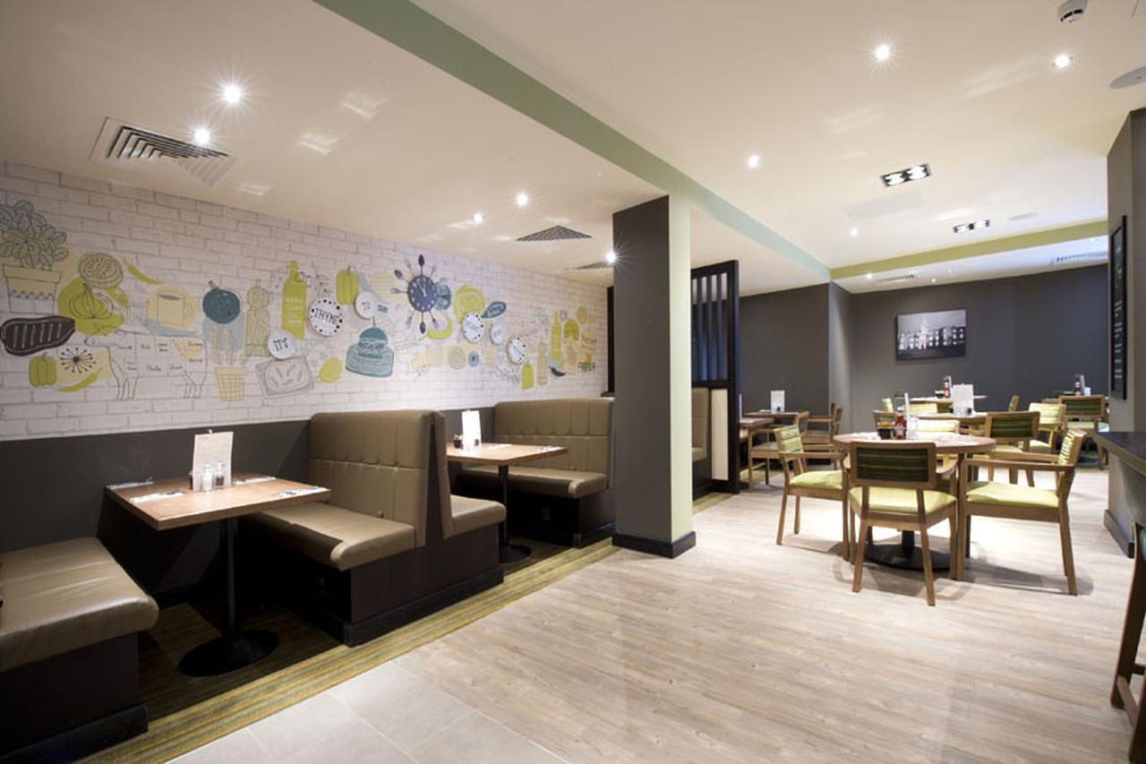 Premier Inn London Tottenham Hale Exteriör bild
