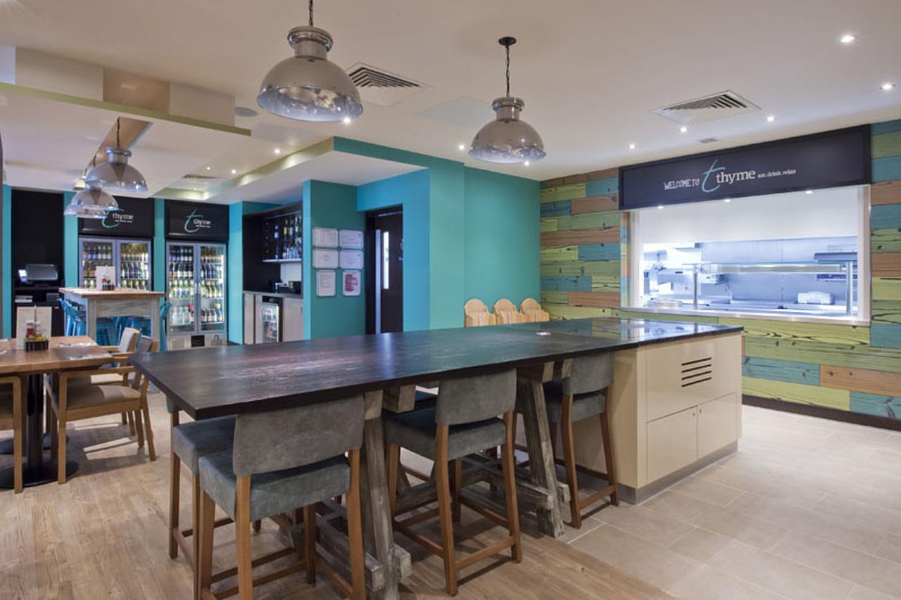 Premier Inn London Tottenham Hale Exteriör bild