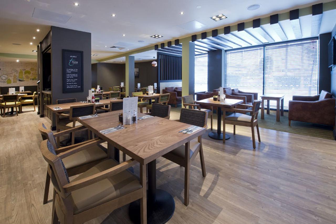 Premier Inn London Tottenham Hale Exteriör bild