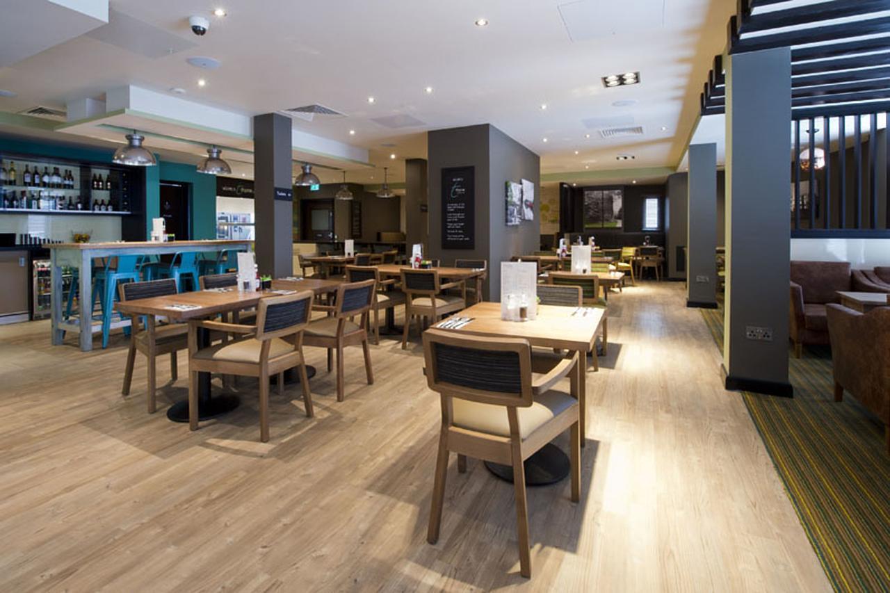 Premier Inn London Tottenham Hale Exteriör bild